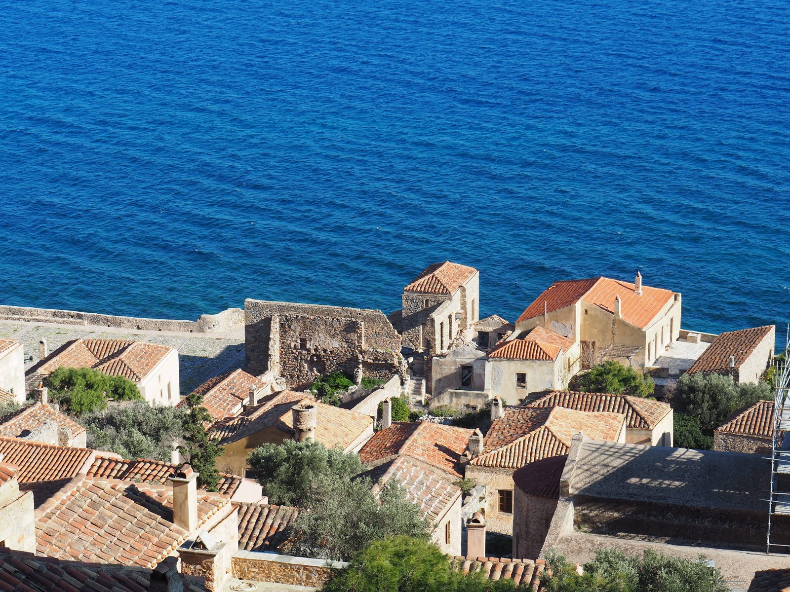 Der berühmte Kastrofelsen von Monemvasia ist rund 5 Km entfernt von Sorakas